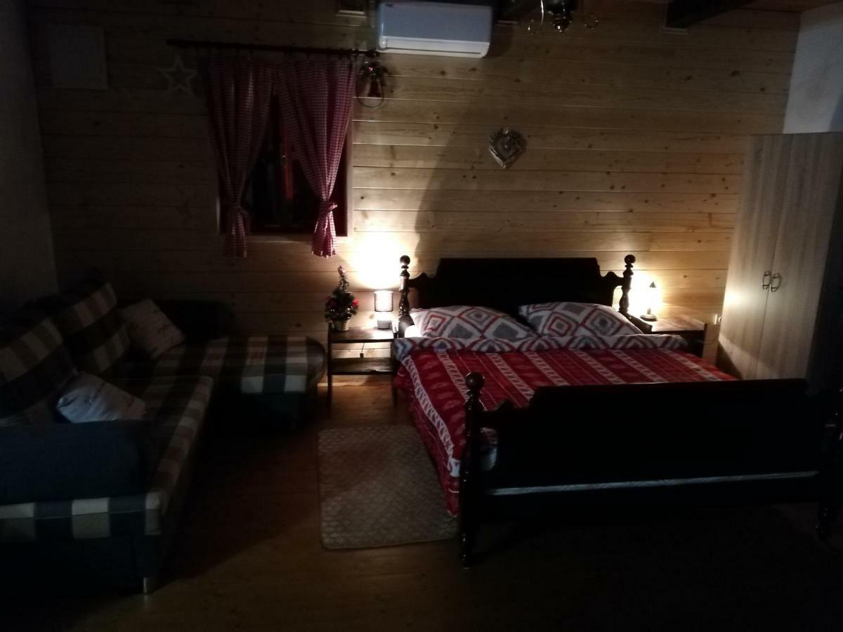 Отель Pod Orehom Drvena Kuca I Sauna Крапина Экстерьер фото